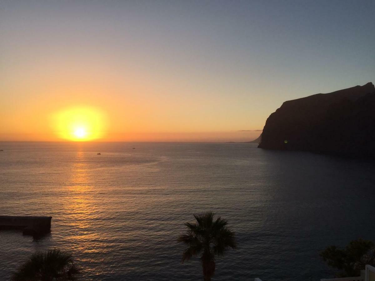 Romantic Retreat With Marine View Acantilado de los Gigantes Exterior photo